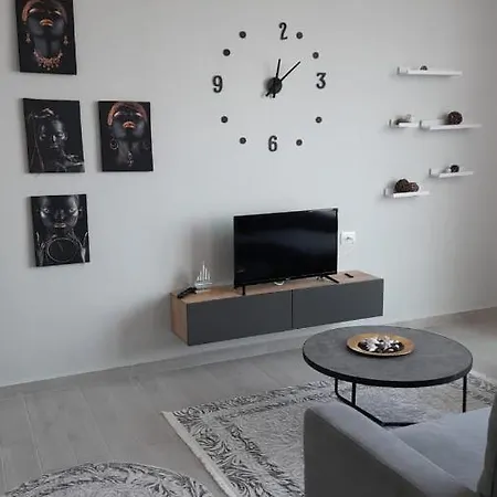 Sea La Vie Apartment *